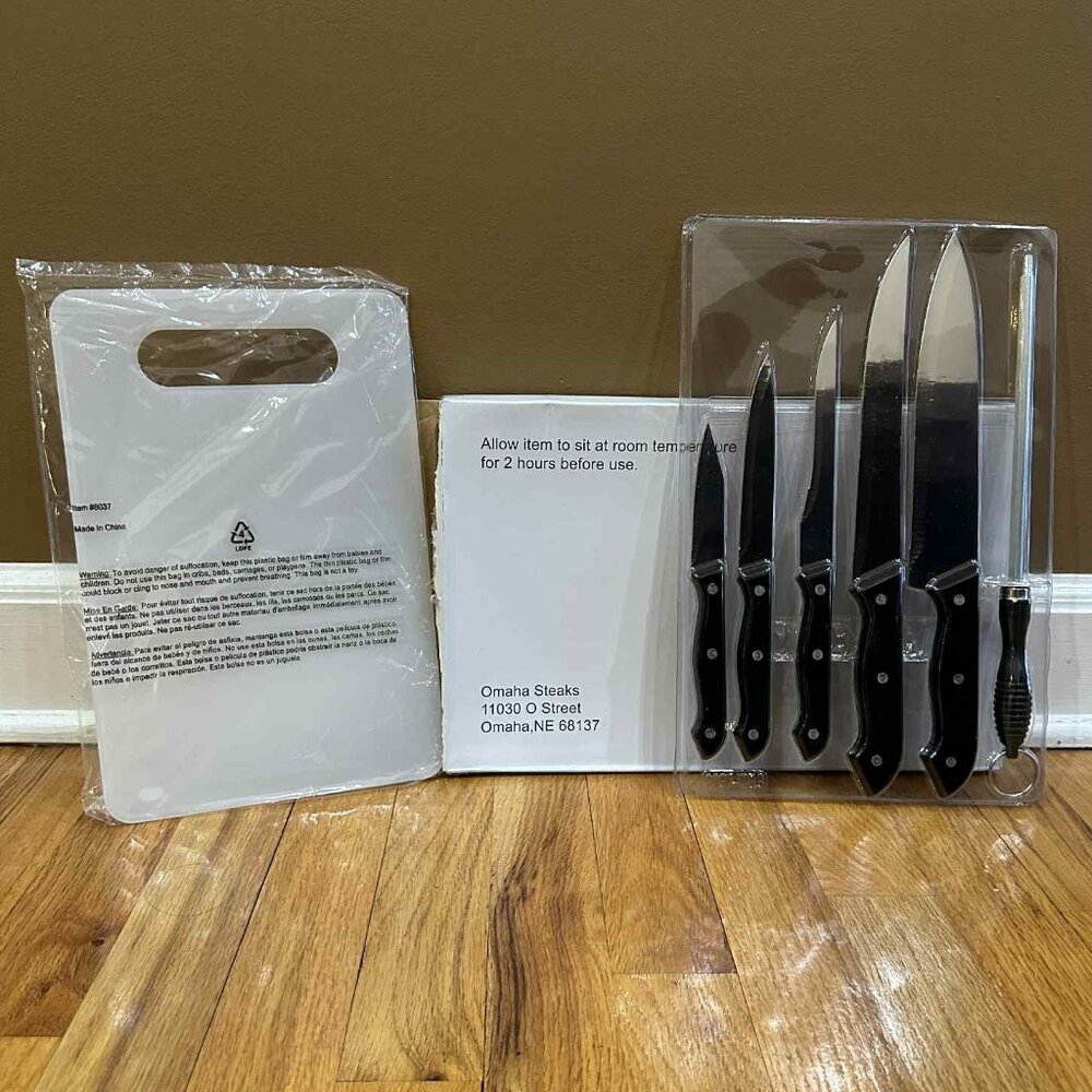 OMAHA STEAKS 7 pc. Cutlery Set with Cutting Board